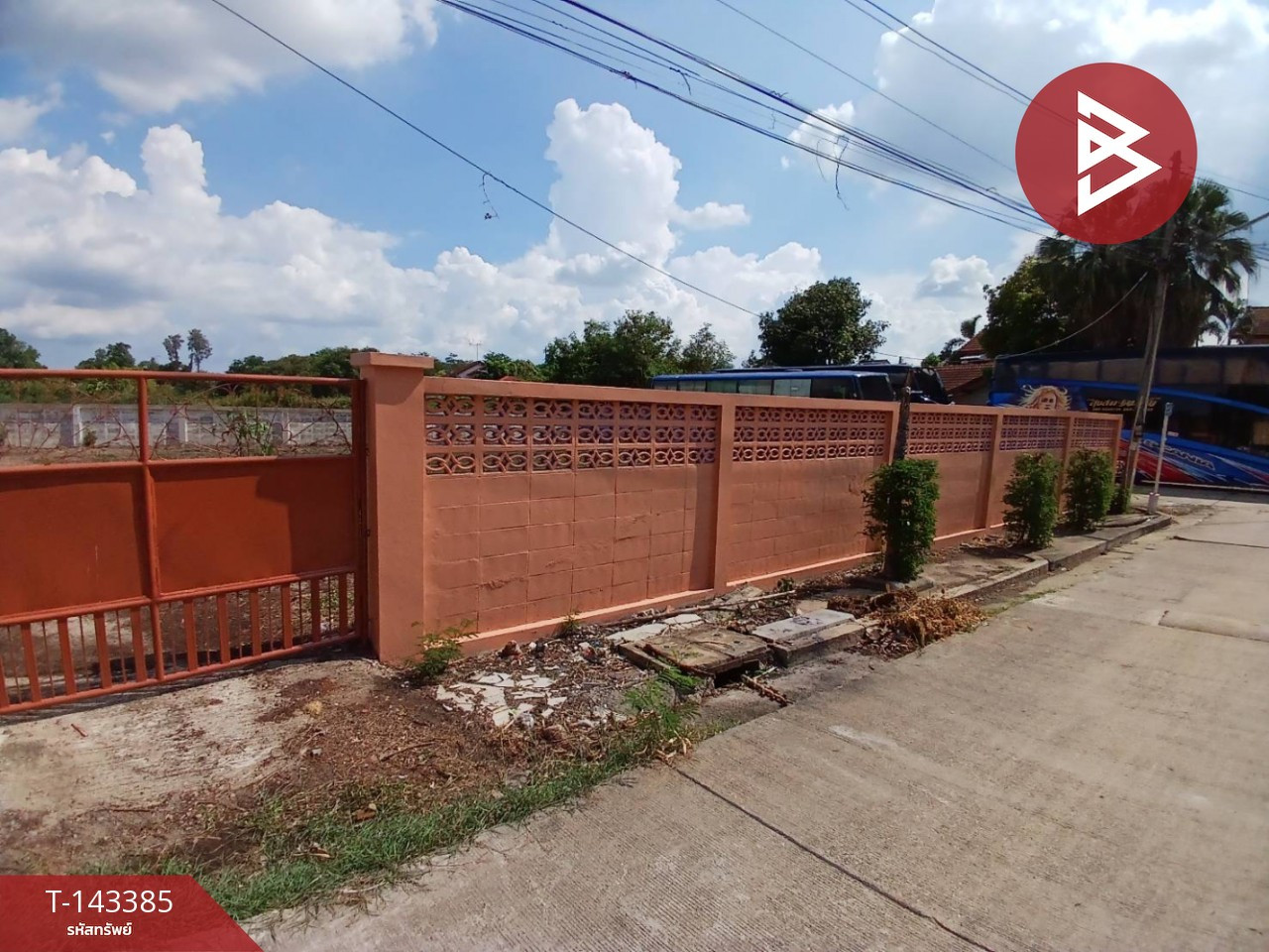 Land for sale, Thong Thatchakan Village, area 1 ngan 38 sq m, Bang Khaem, Nakhon Pathom. Land for sale, Thong Thatchakan Village, area 1 ngan 38 sq m, Bang Khaem, Nakhon Pathom.