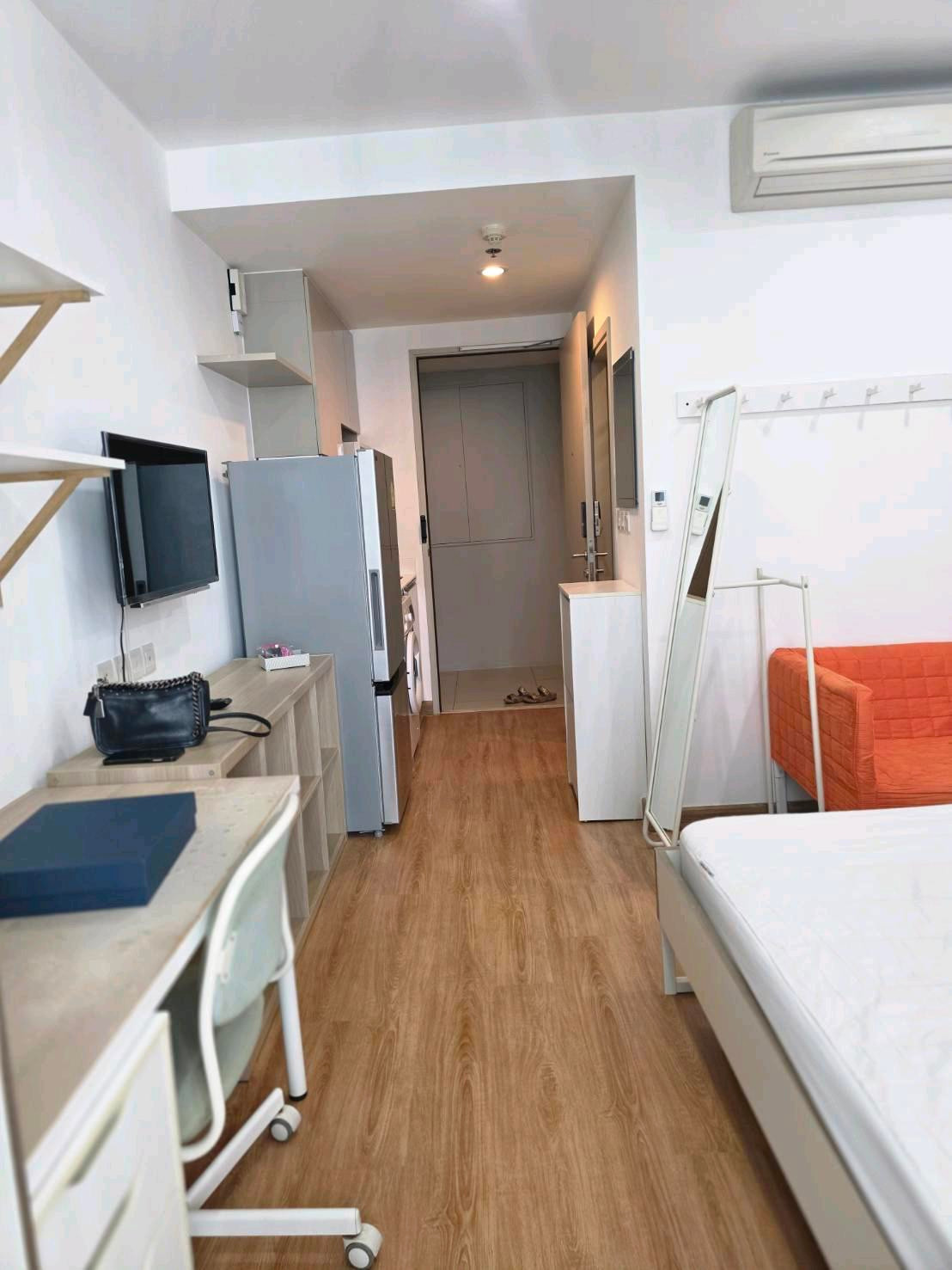 HOT​ PRICE!!!!!
For Rent​ Ideo Q Chula - Samyan
From MRT Samyan 270 M. 
Rent 17k