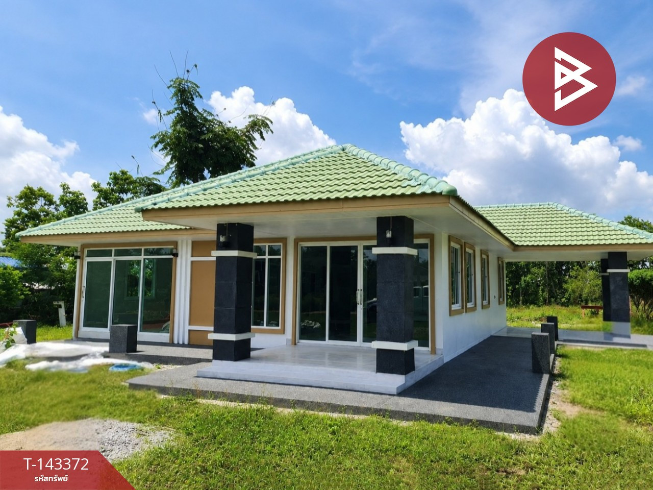 Single house for sale, area 1 rai 50 sq m, Wang Ta Mua, Nakhon Phanom. Single house for sale, area 1 rai 50 sq m, Wang Ta Mua, Nakhon Phanom.