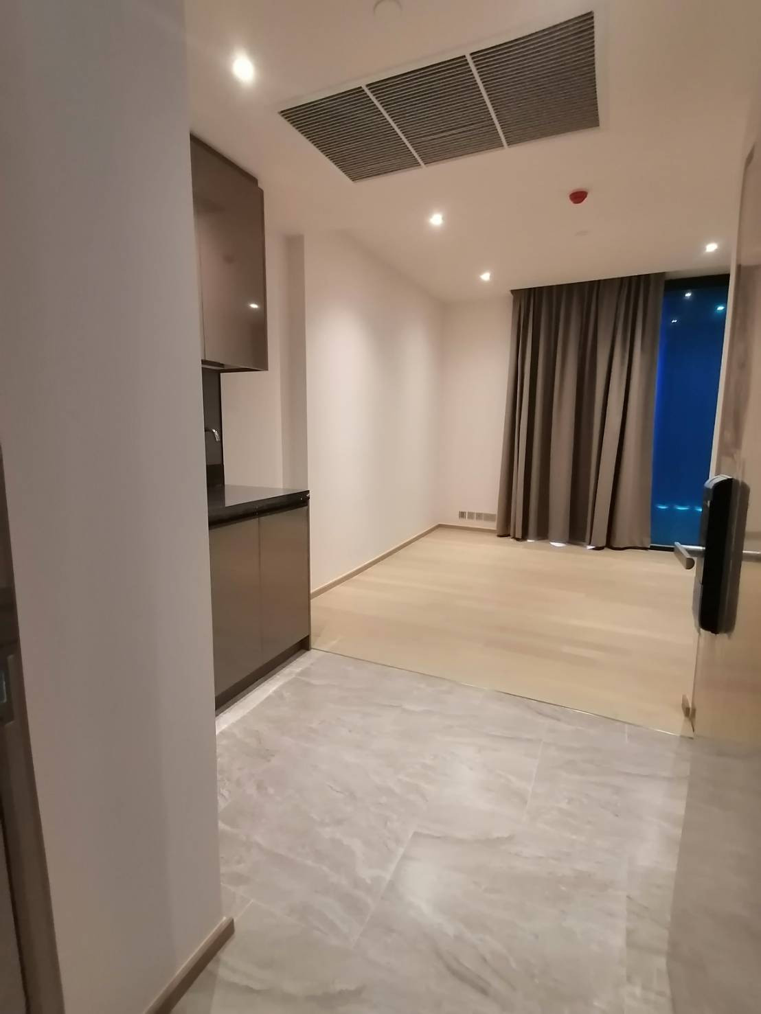 Urgent for sale Ashton Asoke rama 9, size 34.82 sq m. If interested, contact 065-464-9497. Urgent for sale Ashton Asoke rama 9, size 34.82 sq m. If interested, contact 065-464-9497.
