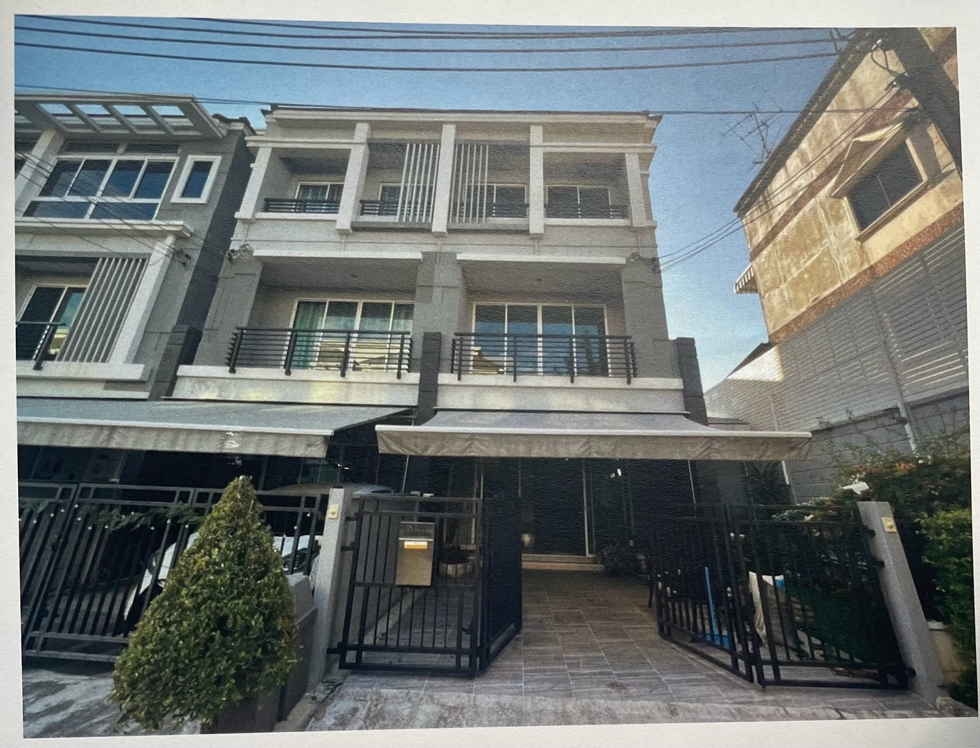 ขาย Modern Luxury ทาวน์โฮม 3 ชั้น 62 ตรว. หมู่บ้านกลางเมืองรัชดา-วงศ์สว่าง ขาย Modern Luxury ทาวน์โฮม 3 ชั้น 62 ตรว. หมู่บ้านกลางเมืองรัชดา-วงศ์สว่าง