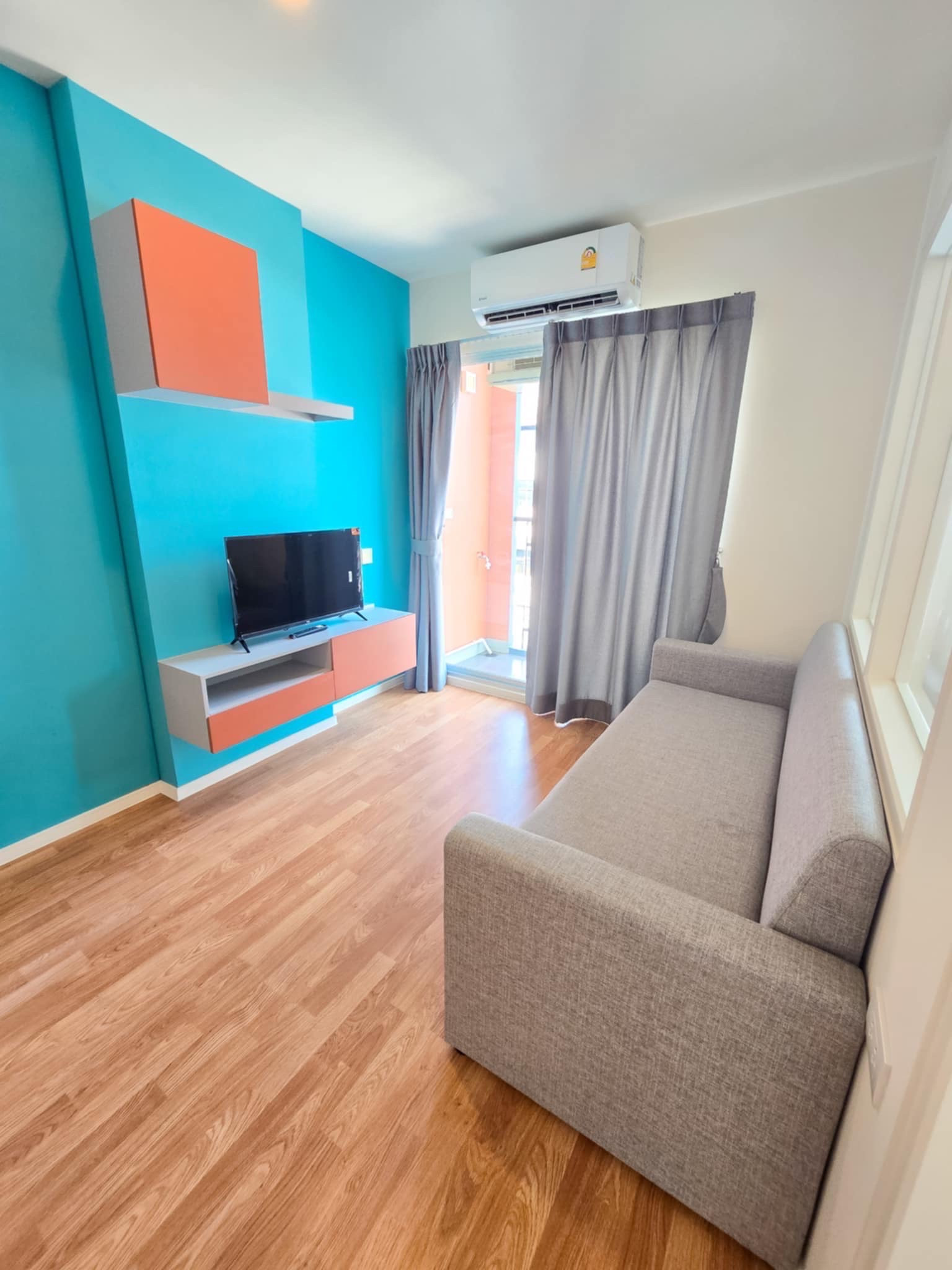 For rent: "Lumpini Ville Sukhumvit 101/1" BTS Punnawithi. There is a shuttle bus for pick-up and drop-off. Can exit to Udomsuk/On Nut/Srinakarin Road. For rent: "Lumpini Ville Sukhumvit 101/1" BTS Punnawithi. There is a shuttle bus for pick-up and drop-off. Can exit to Udomsuk/On Nut/Srinakarin Road.