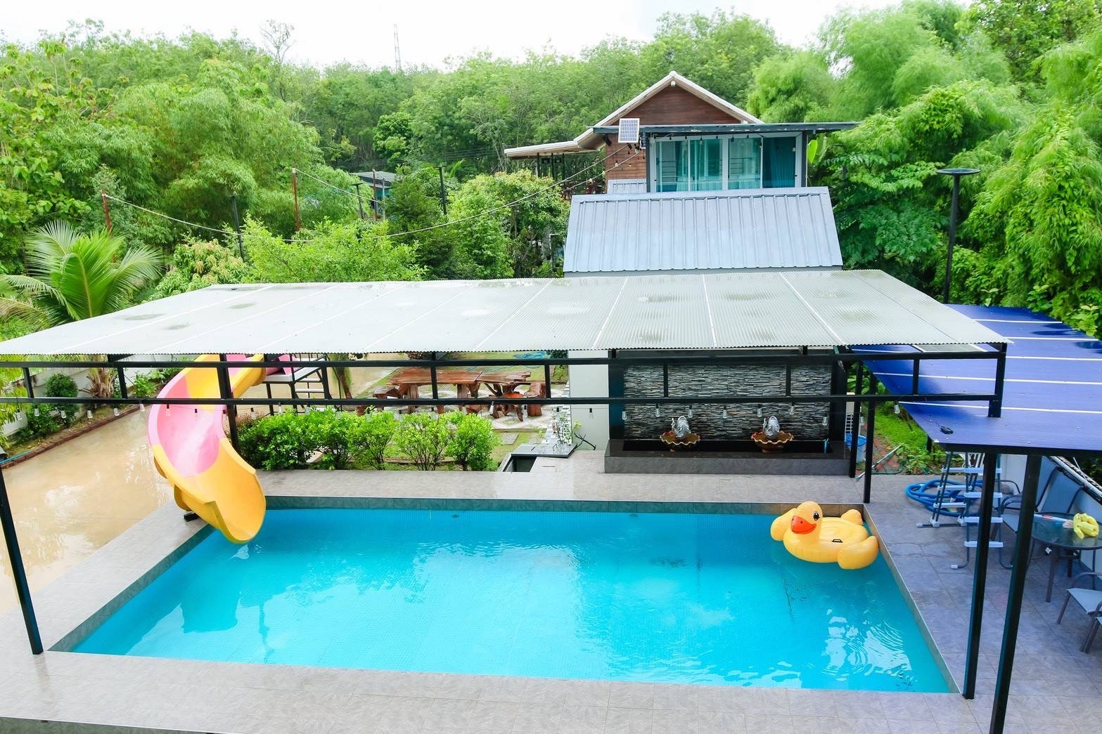 🌟 Urgent sale, 4 luxury pool villas on almost 1 rai of land, Ban Suan-Muang Rayong location 🌟
Suitable for large families who want privacy. or investors looking for a pool villa rental/resort business Strong structure Built with good premium grade materia – รูปที่ 3
