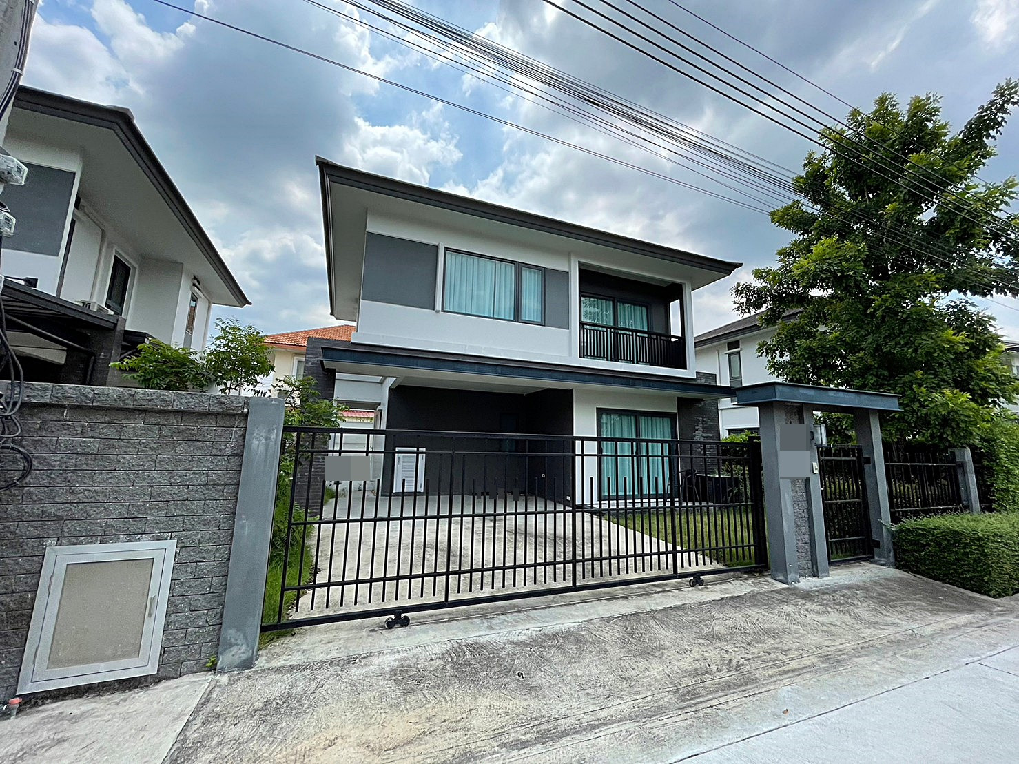 Single house for rent, Grand Britannia Bangna, Km.12, Soi Wat Luang Pho To. Near Market Village Suvarnabhumi Single house for rent, Grand Britannia Bangna, Km.12, Soi Wat Luang Pho To. Near Market Village Suvarnabhumi