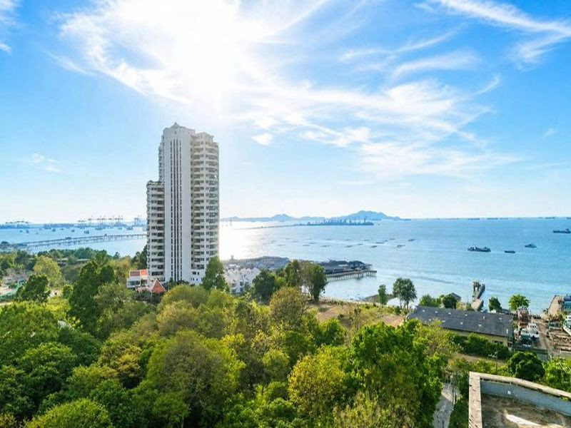 Land for sale in Sriracha, 595 sq.wa., beachfront location, near Sukhumvit Road. Ideal for investment and project development. Land for sale in Sriracha, 595 sq.wa., beachfront location, near Sukhumvit Road. Ideal for investment and project development.