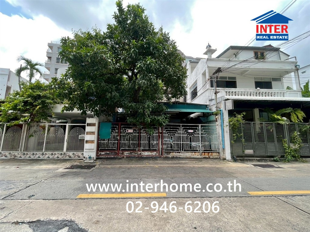 Land + detached house 45 sq m. Land + detached house, Soi Phahonyothin 2, Intersection 5, Phahonyothin Road, Phaya Thai District, Bangkok