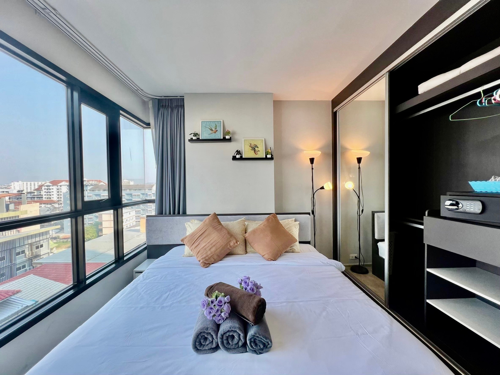 ขาย คอนโด The Base Pattaya เดอะ เบส เซ็นทรัล พัทยา 29.77 ตร.ม. ใกล้เซ็นทรัล พัทยา Fully Furnished ชั้นสูง วิวเมือง 3,600,000 บาท ขาย คอนโด The Base Pattaya เดอะ เบส เซ็นทรัล พัทยา 29.77 ตร.ม. ใกล้เซ็นทรัล พัทยา Fully Furnished ชั้นสูง วิวเมือง 3,600,000 บาท