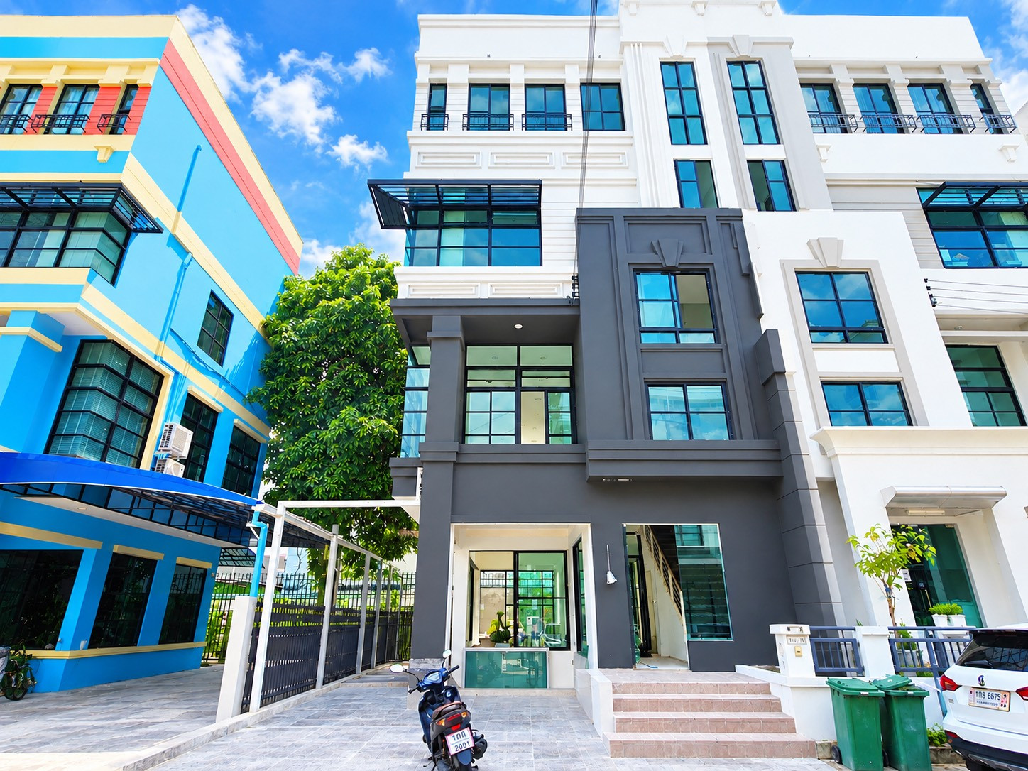 ขายโฮมออฟฟิศ 4 ชั้น รีโนเวทใหม่ บ้านกลางกรุง Office Park ลาดพร้าว 71 ขายโฮมออฟฟิศ 4 ชั้น รีโนเวทใหม่ บ้านกลางกรุง Office Park ลาดพร้าว 71