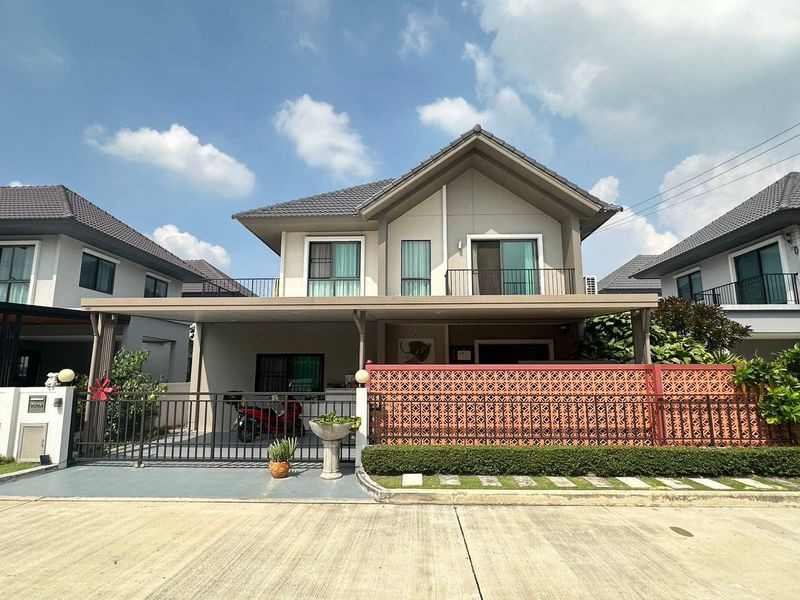 บ้านเดี่ยว 2 ชั้น หมู่บ้านเพฟ ปิ่นเกล้า - ศาลายา เนื้อที่ 50.6 ตารางวา 4 ห้องนอน ตำบลศาลากลาง อำเภอบางกรวย จังหวัดนนทบุรี