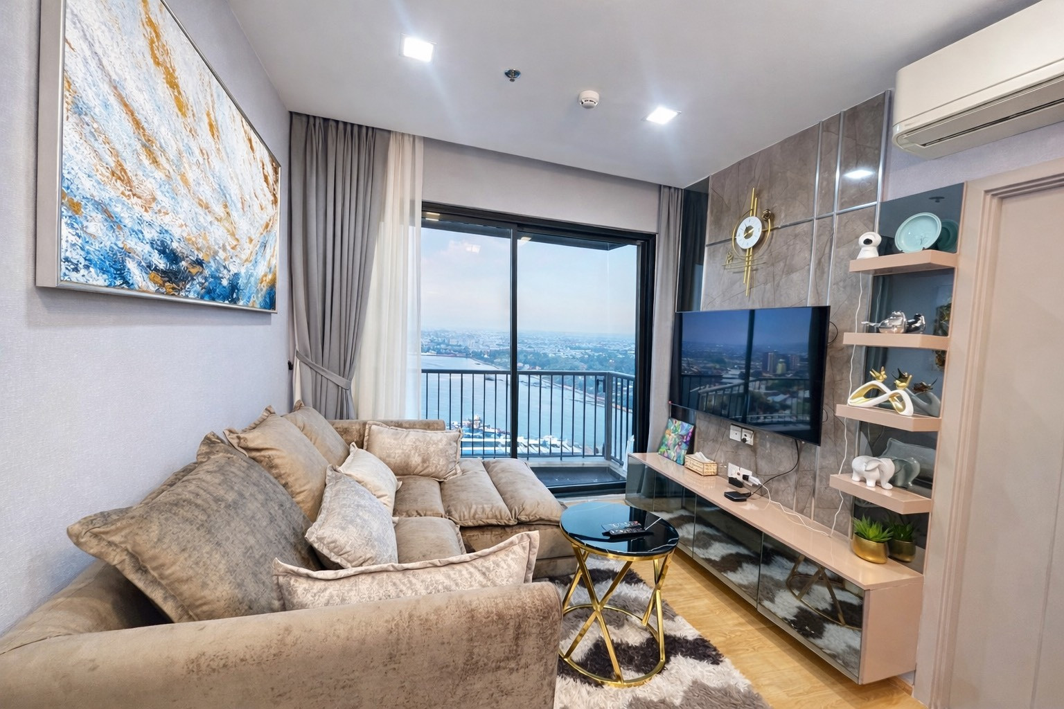 Condo for rent, view of the Chao Phraya River, corner room, high floor, very beautiful view! Condo for rent, view of the Chao Phraya River, corner room, high floor, very beautiful view!