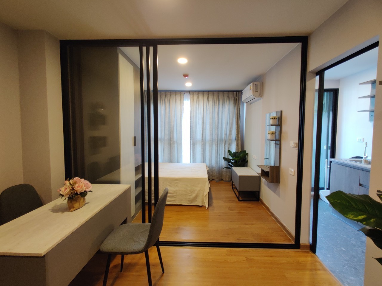 Condo for sale, The Cube Loft Srinakarin - Theparak, near Sri Bearing BTS, just 1 minute. Condo for sale, The Cube Loft Srinakarin - Theparak, near Sri Bearing BTS, just 1 minute.