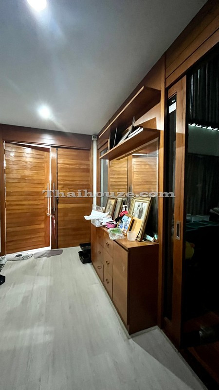 บ้านเดี่ยว 3 ชั้น ใจกลางเมืองย่านซอยพหลโยธิน 24 จอมพล จตุจักร – รูปที่ 3