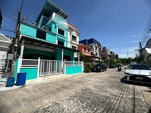 House for rent, Soi Srinakarin 24 **Special price, size 300 sq m.** (N.2198) House for rent, Soi Srinakarin 24 **Special price, size 300 sq m.** (N.2198)