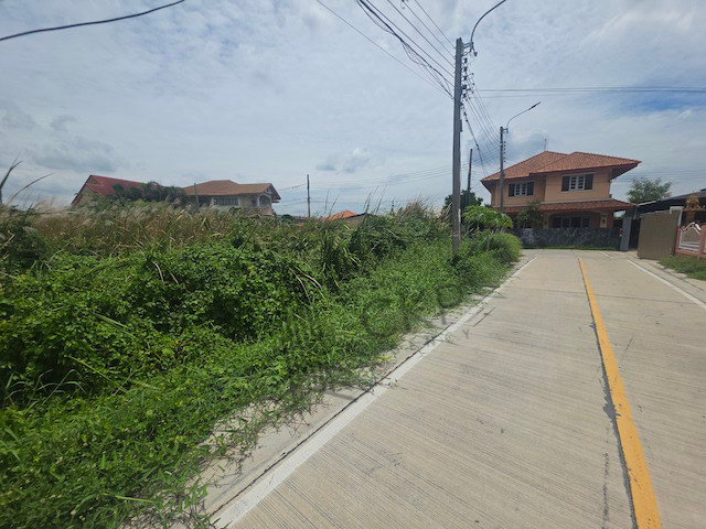 Land for rent, 276 square wa, adjacent to a concrete road. Suitable for residential or warehouse construction. Close to main road and shopping malls.| 93382 Land for rent, 276 square wa, adjacent to a concrete road. Suitable for residential or warehouse construction. Close to main road and shopping malls.| 93382