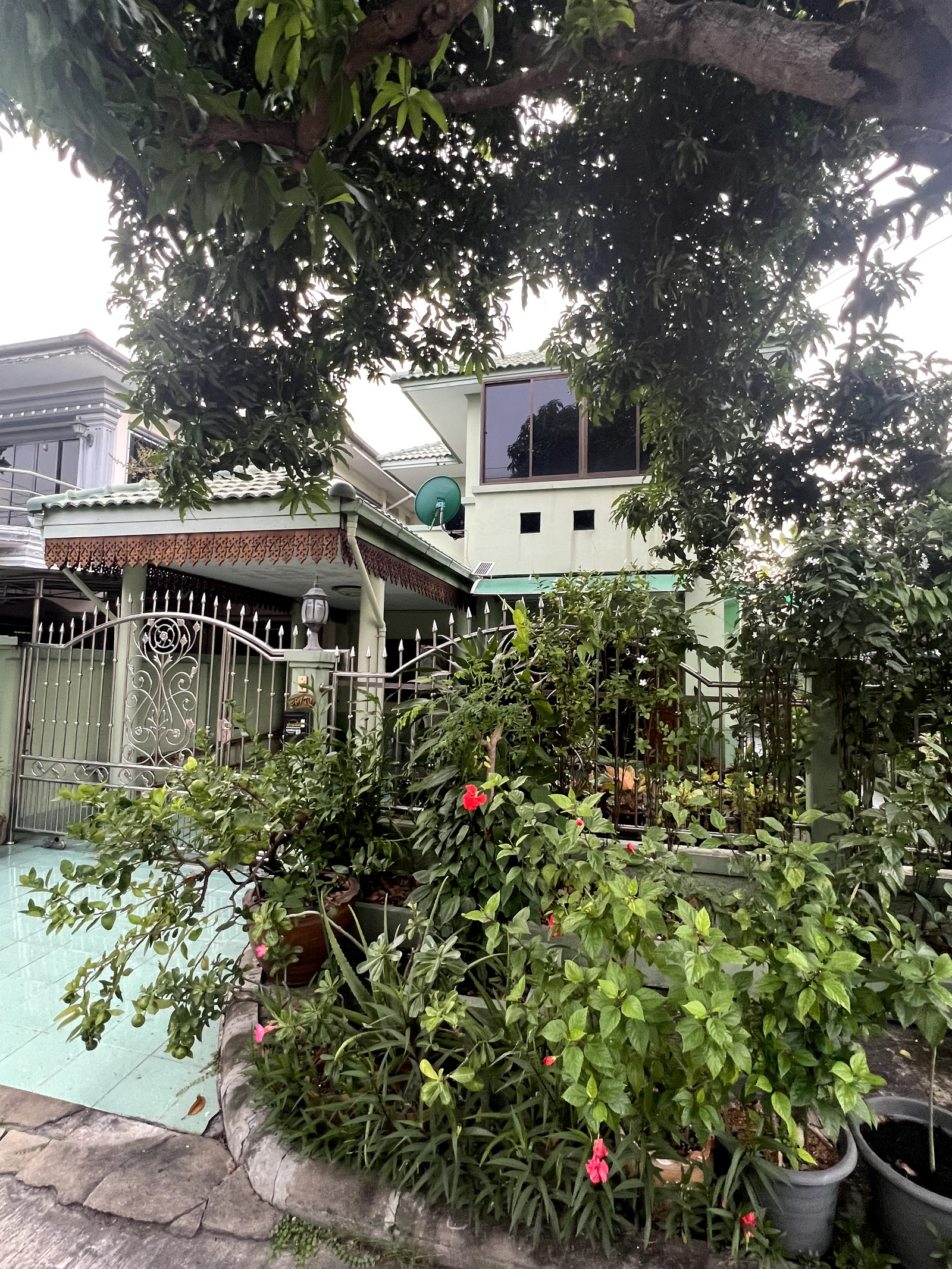 ขาย บ้านแฝด ในหมู่บ้านพรพิมาน กรีนวิว 47 ตารางวา  2 ชั้น 4 ห้องนอน 2 ห้องน้ำ ต่อเติมครัว  เฟอร์นิเจอร์ครบ พร้อมอยู่ – รูปที่ 2