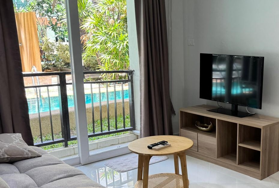 Pool access from your living-room; RENT-TO-BUY! Pool access from your living-room; RENT-TO-BUY!