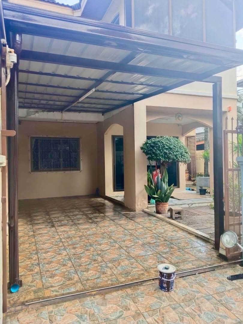 Semi-Detached House for Rent (Corner Unit) 📍 Pho Kaeo Road, Pho Kaeo Soi 17, Nawamin, Bueng Kum