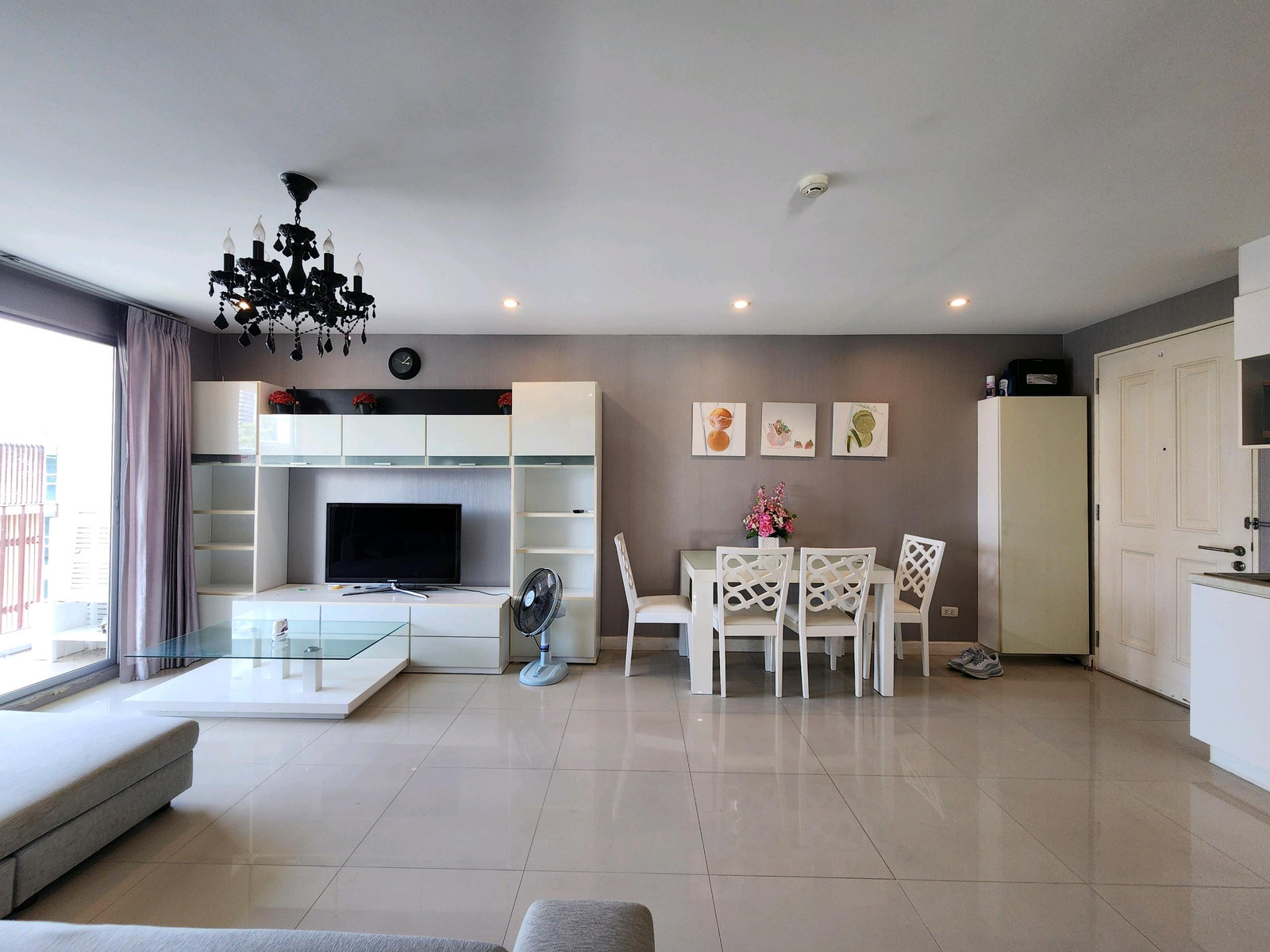The Clover Thonglor คอนโดให้เช่า และ ขาย
กลาง ทองหล่อ สุขุมวิท 55
Condo for rent 