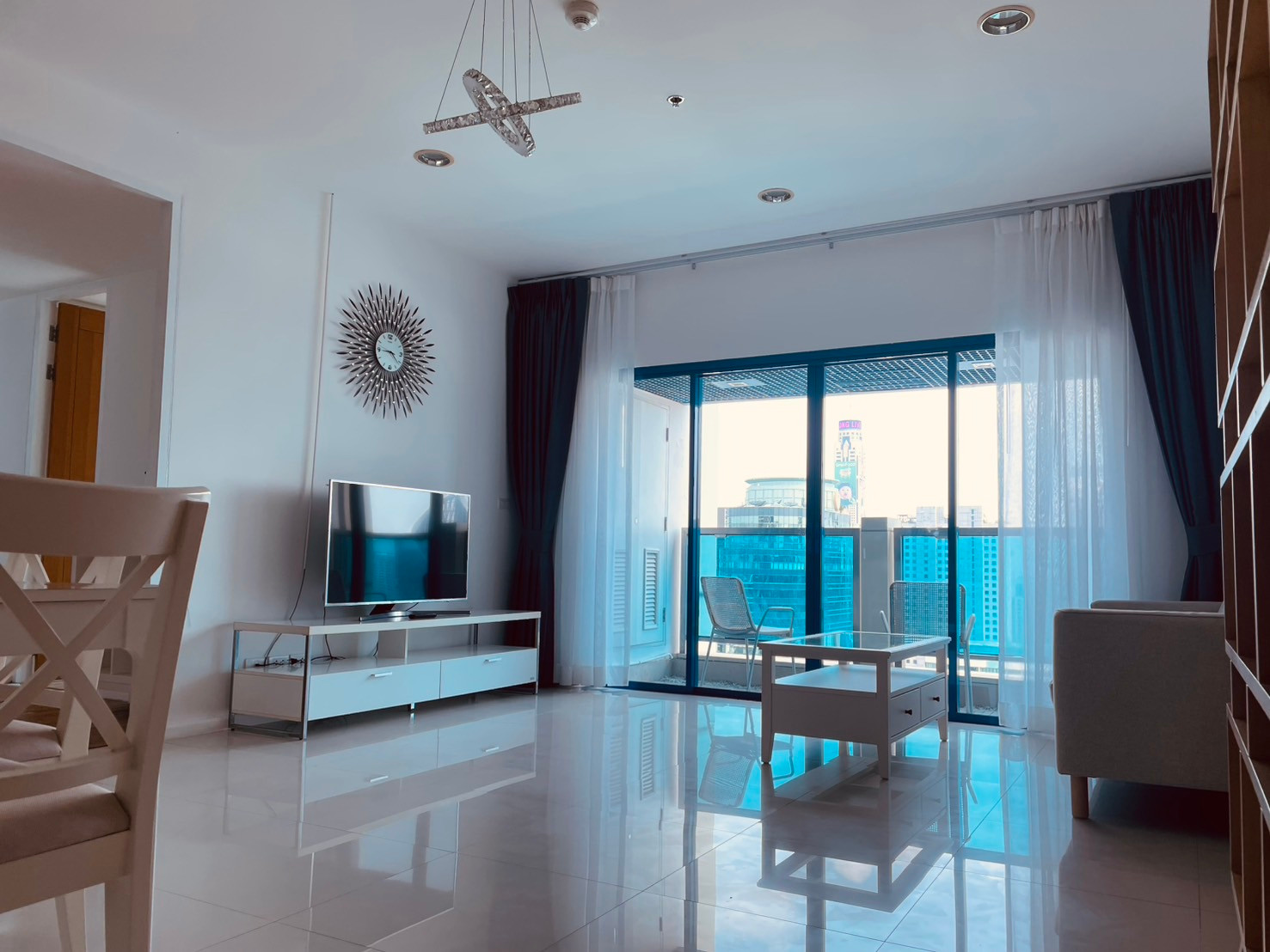 Royal Maneeya: 2bed 3bath 110sqm. 2XFl 80,000 Am: 0656199198 Royal Maneeya: 2bed 3bath 110sqm. 2XFl 80,000 Am: 0656199198