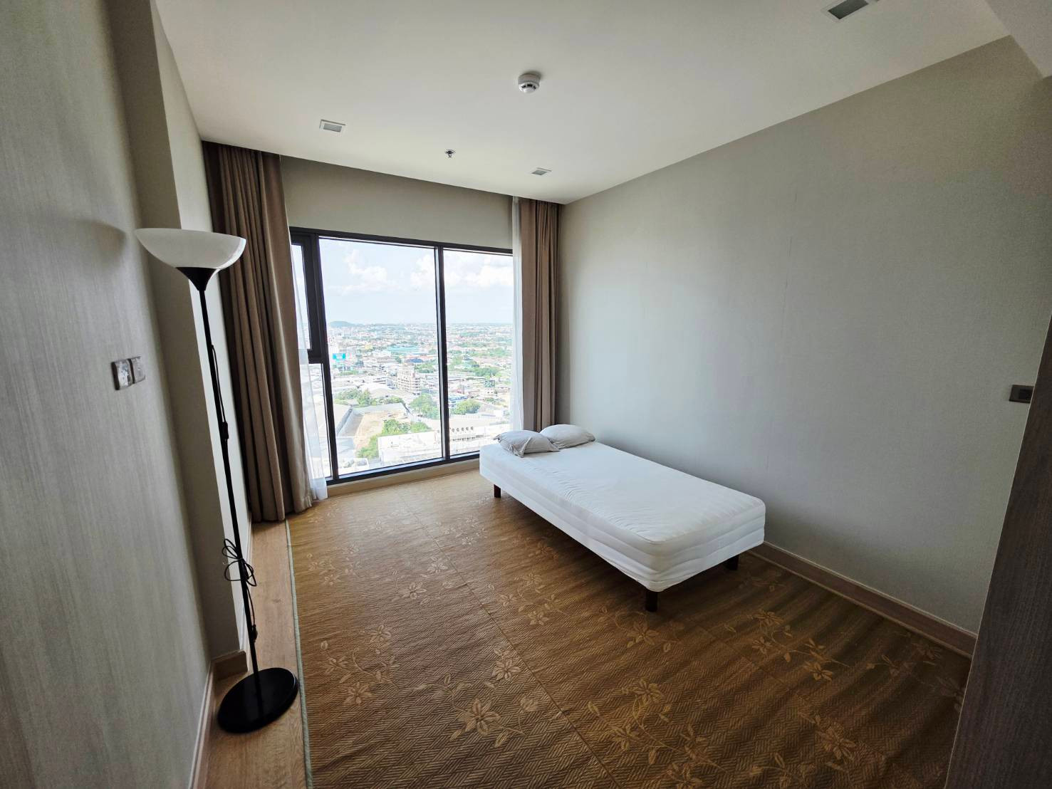 ราคานี้ไม่ได้หลุดมาบ่อย Infinityone condo คอนโดชั้น 28 วิวสวย ห้องสวย 2 ห้องนอน 2 ห้องน้ำ 1 โซนห้องนั่งเล่น จอดรถได้ 1 คัน – รูปที่ 4