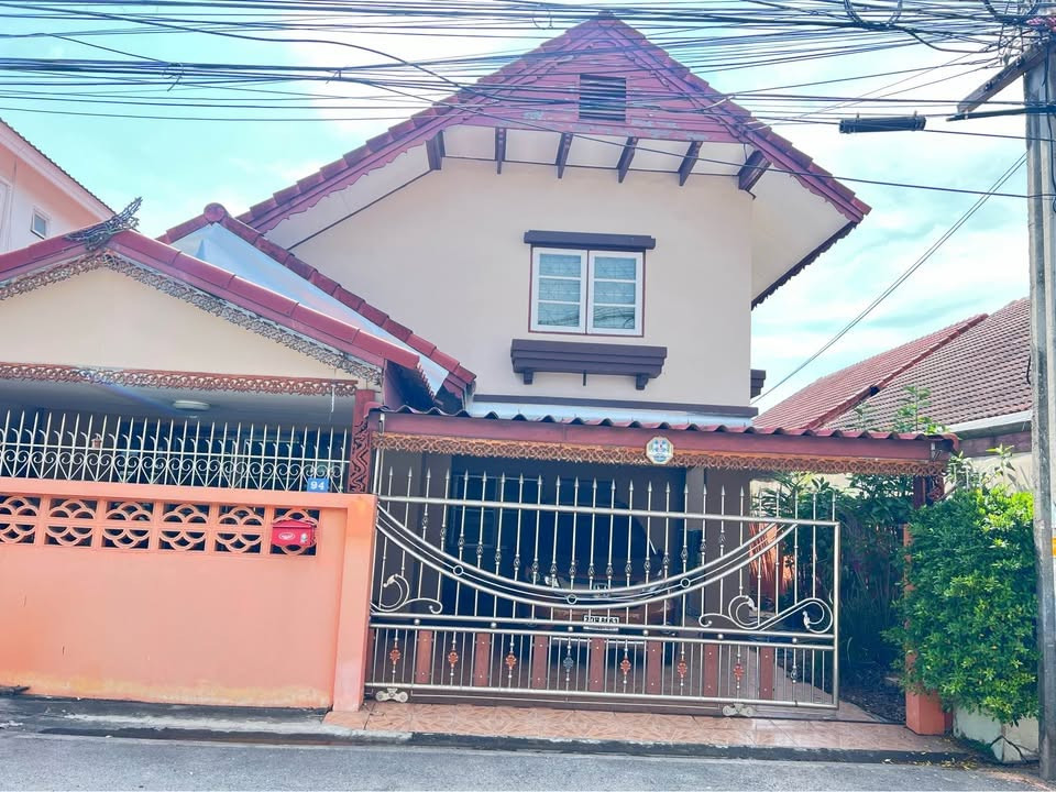 Two-storey detached house for rent near Don Mueang Airport. and the Red Line Don Mueang Station