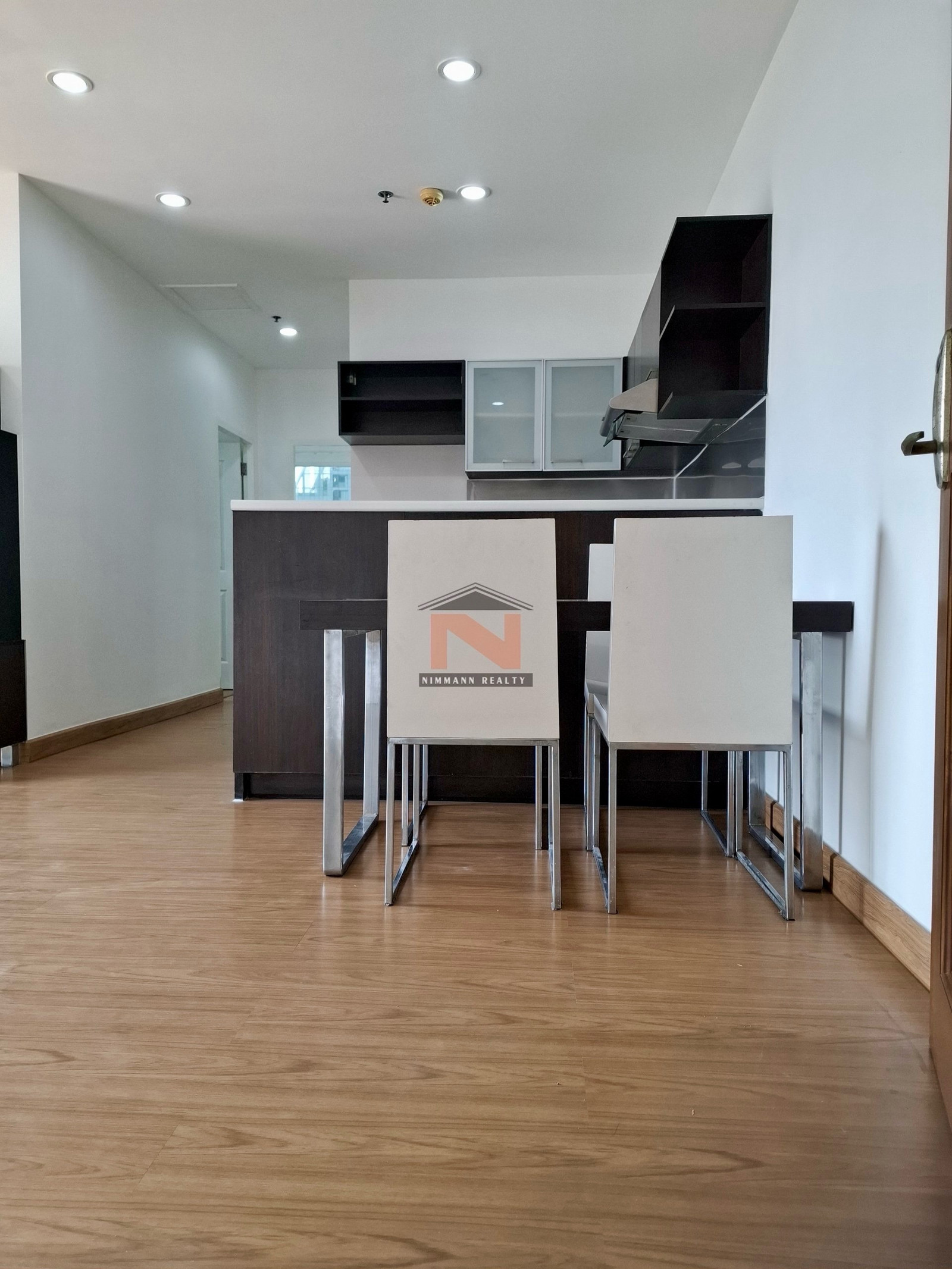 High floor, beautiful panoramic view.