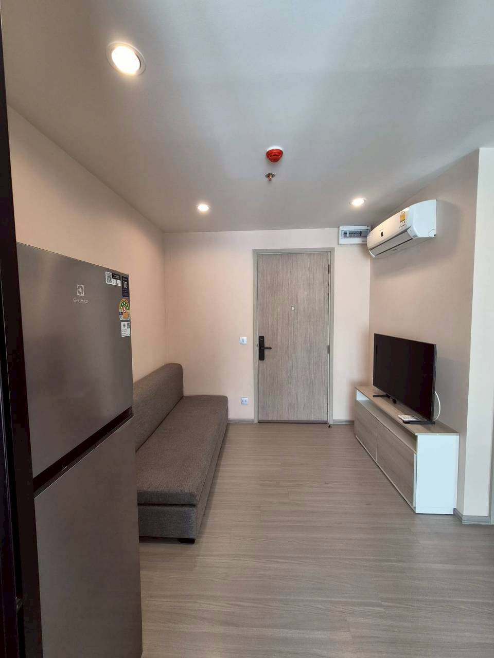 PFD-08708 Condo for sale, Aspire Erawan Prime, large size room, fully furnished, ready to move in, next to BTS Chang Erawan 🏙️✨