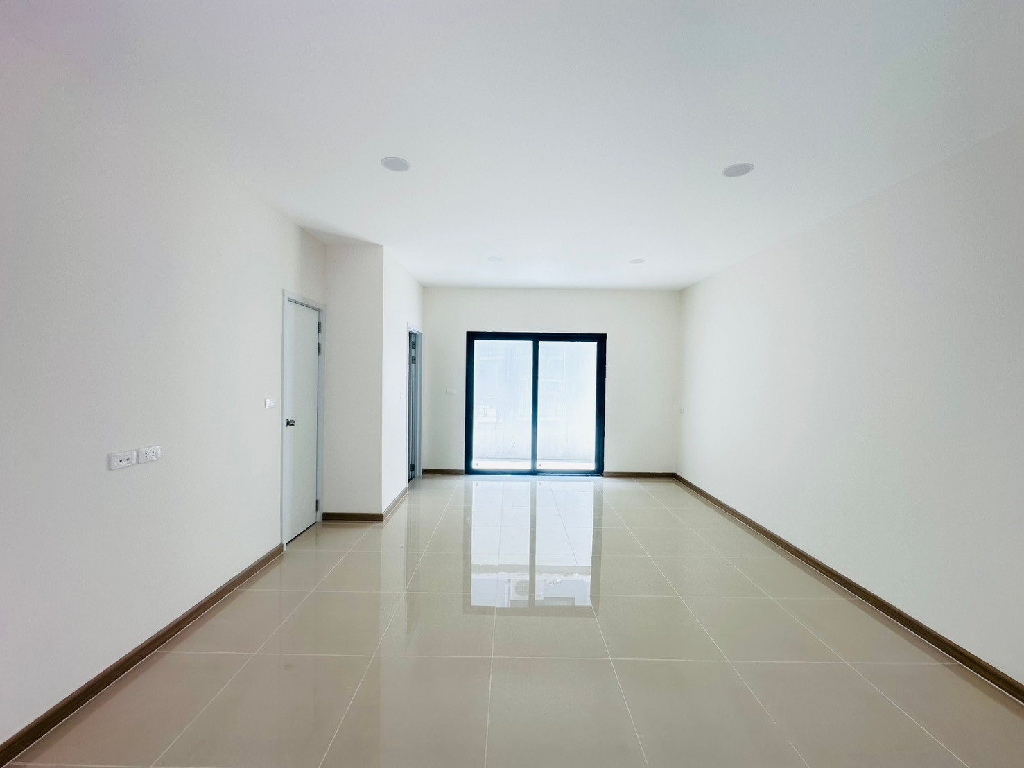 โกลดีน่า สุขุมวิท-แบริ่ง พรีเมียม ทาวน์โฮม 3 ชั้น พร้อม Penthouse ใหญ่เต็มชั้น ราคาพิเศษ – รูปที่ 3