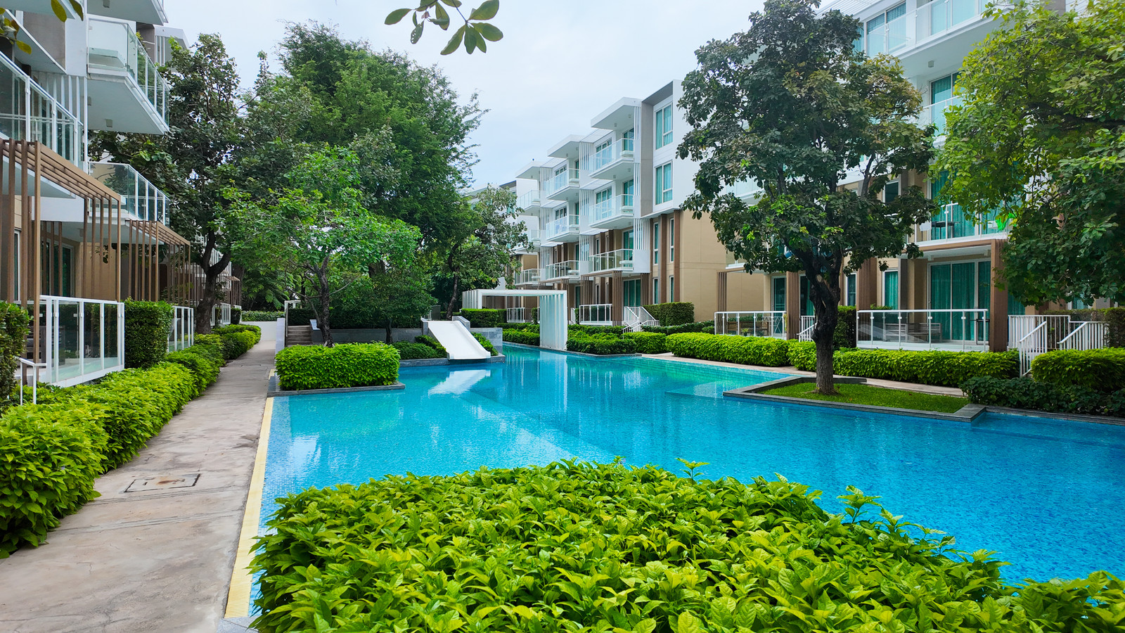 WAN VAYLA Beachfront Luxury Peaceful Condominium For Sale (BS69070014)