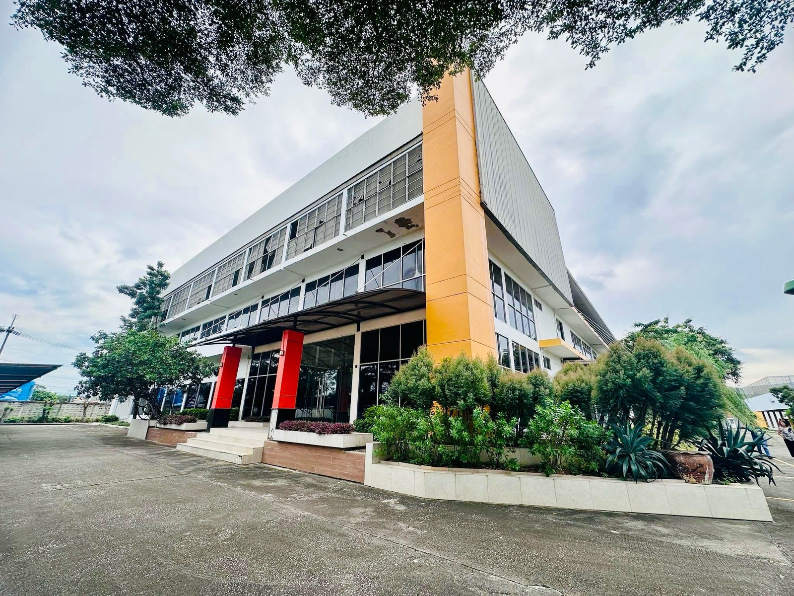 Factory for sale in purple area, Sam Phran, Nakhon Pathom, high quality for export. Factory for sale in purple area, Sam Phran, Nakhon Pathom, high quality for export.