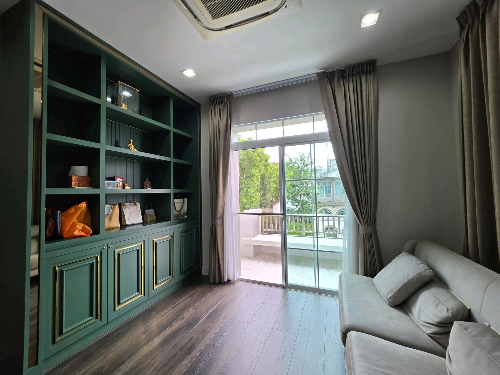 บ้านหรู สวยพร้อมอยู่ ราคาคุ้มค่าที่สุดในโครงการ บ้านหรู สวยพร้อมอยู่ ราคาคุ้มค่าที่สุดในโครงการ