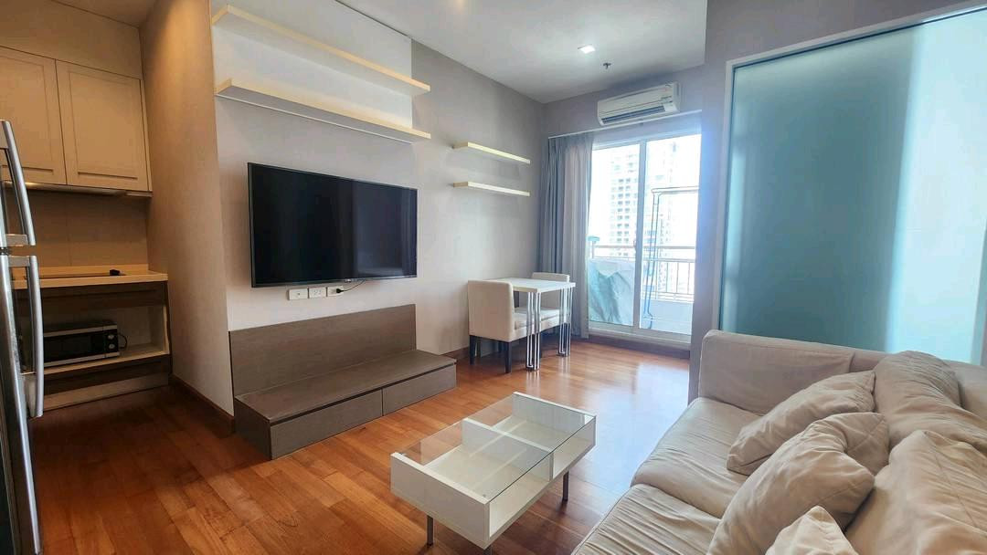 Ivy Sathorn | For sale and rent, Ivy Sathorn, fully decorated. Easy to rent, nice to live in, good location, near 2 BTS stations.