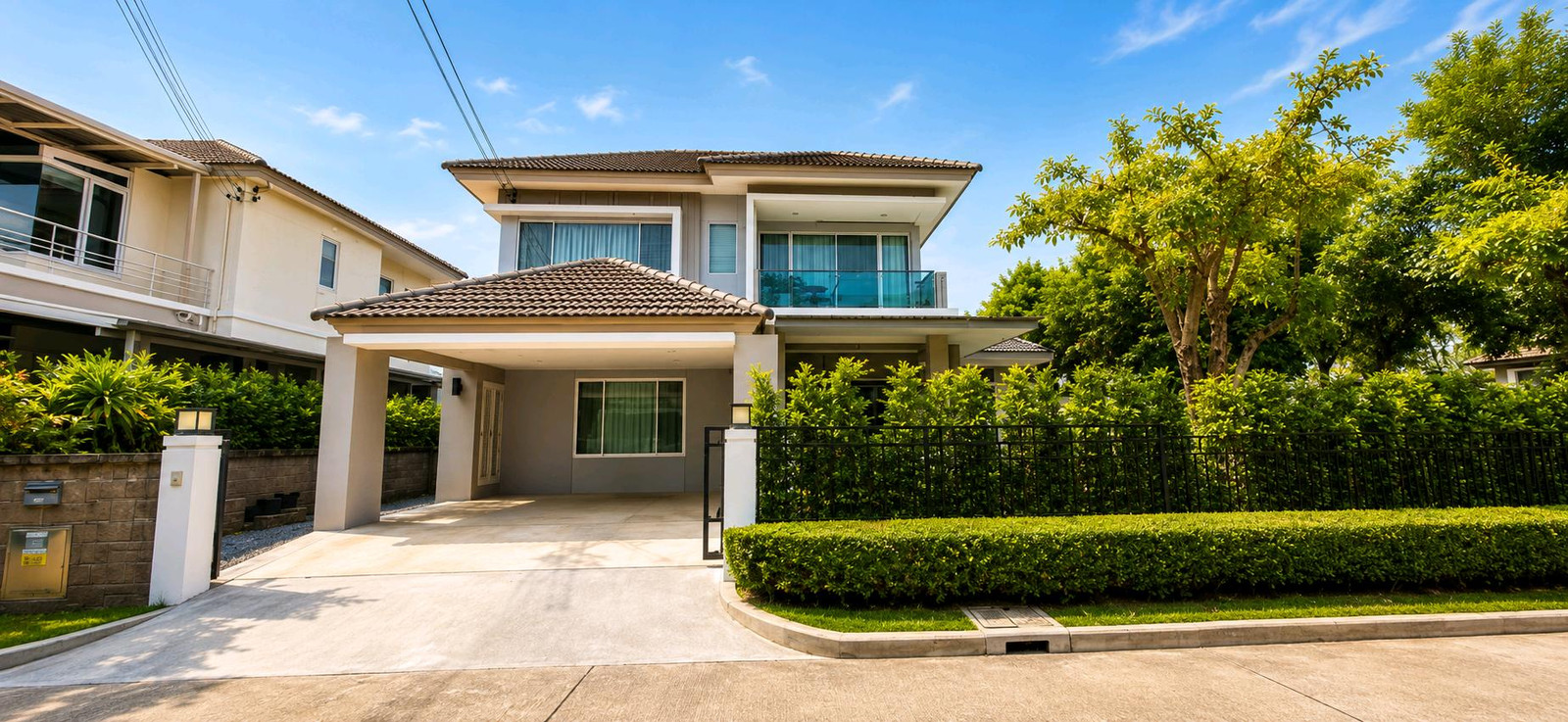 ✨ EXCLUSIVE CORNER RESIDENCE FOR SALEThe Grand Wongwaen–Pracha UthitResort-Style Family Living on 100.9 sq.w. of Prime LandAsking Price: THB 8.49 Million (Previously THB 11 Million)✨ Luxury corner house for sale, 100.9 sq m, The Grand Wongwaen-Prac ✨ EXCLUSIVE CORNER RESIDENCE FOR SALEThe Grand Wongwaen–Pracha UthitResort-Style Family Living on 100.9 sq.w. of Prime LandAsking Price: THB 8.49 Million (Previously THB 11 Million)✨ Luxury corner house for sale, 100.9 sq m, The Grand Wongwaen-Prac