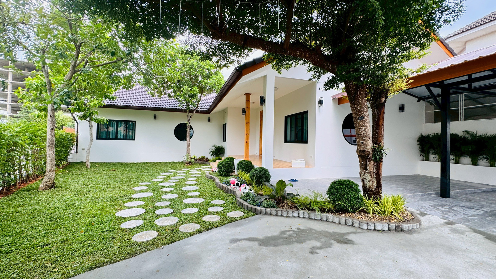 บ้านหรู หน้ามหาวิทยาลัยแม่โจ้ สันทรายเชียงใหม่ บ้านหรู หน้ามหาวิทยาลัยแม่โจ้ สันทรายเชียงใหม่