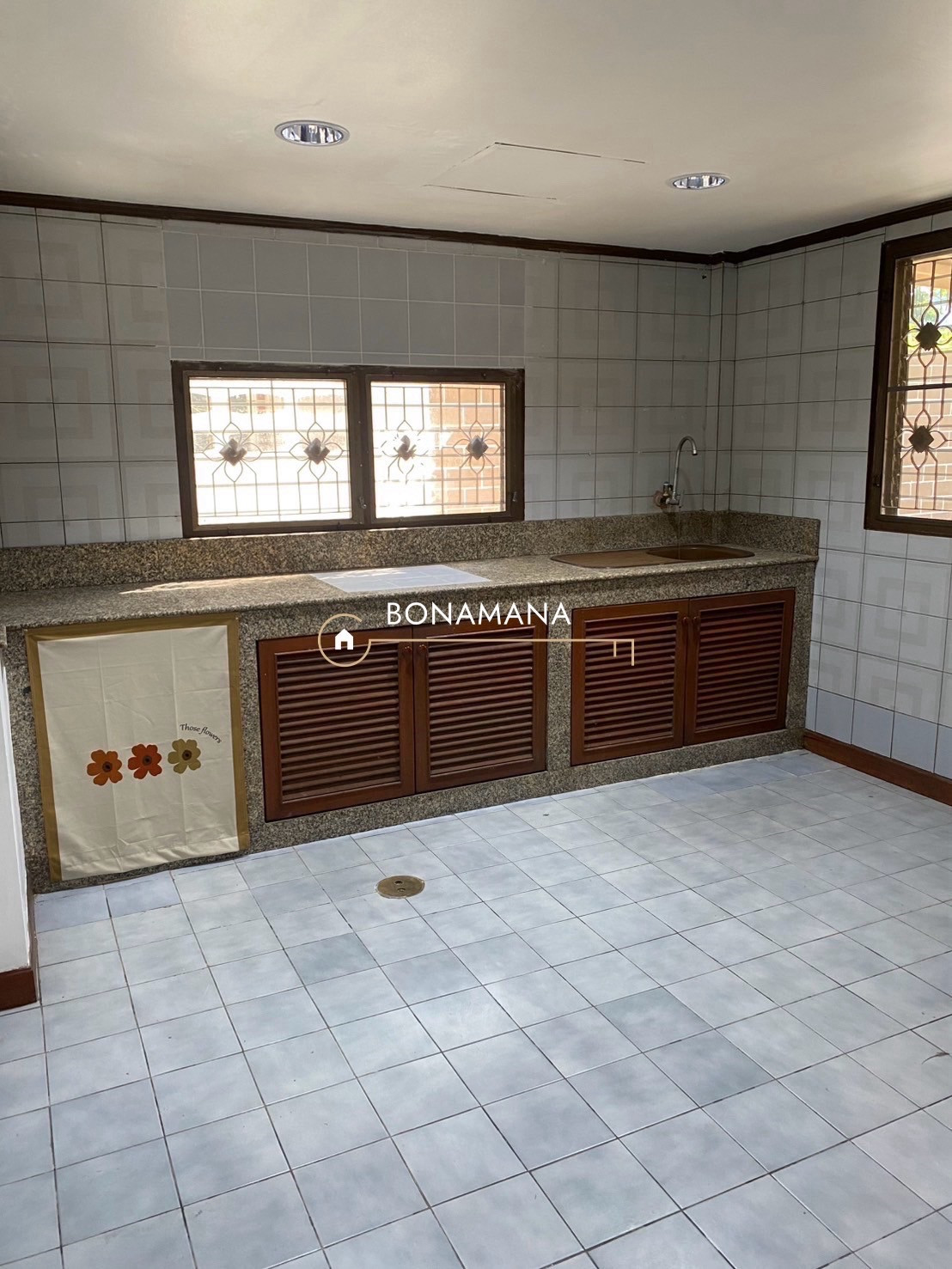 ให้เช่า บ้านเดี่ยวใจกลางเมือง ถ.เพชรบุรี ใกล้โรงพยาบาลกรุงเทพ
 – รูปที่ 4