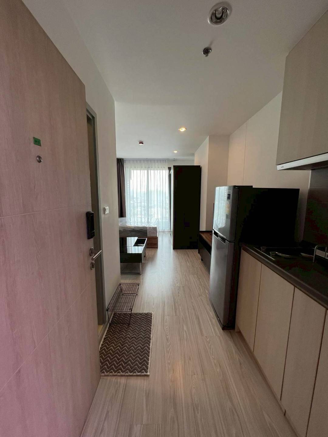 For Sale: Ideo Mobi Wongsawang Interchange Condo, 22.5 sq.m., corner unit, 19th floor, next to MRT Bang Son. Price: 2,050,000 Baht.