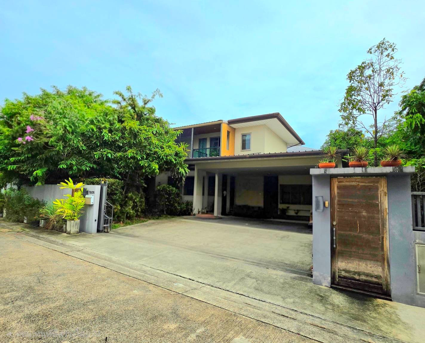 Luxury Detached House for Sale – Chollada Village Ramindra | 140 sq.wah | 12.5 MB Luxury Detached House for Sale – Chollada Village Ramindra | 140 sq.wah | 12.5 MB