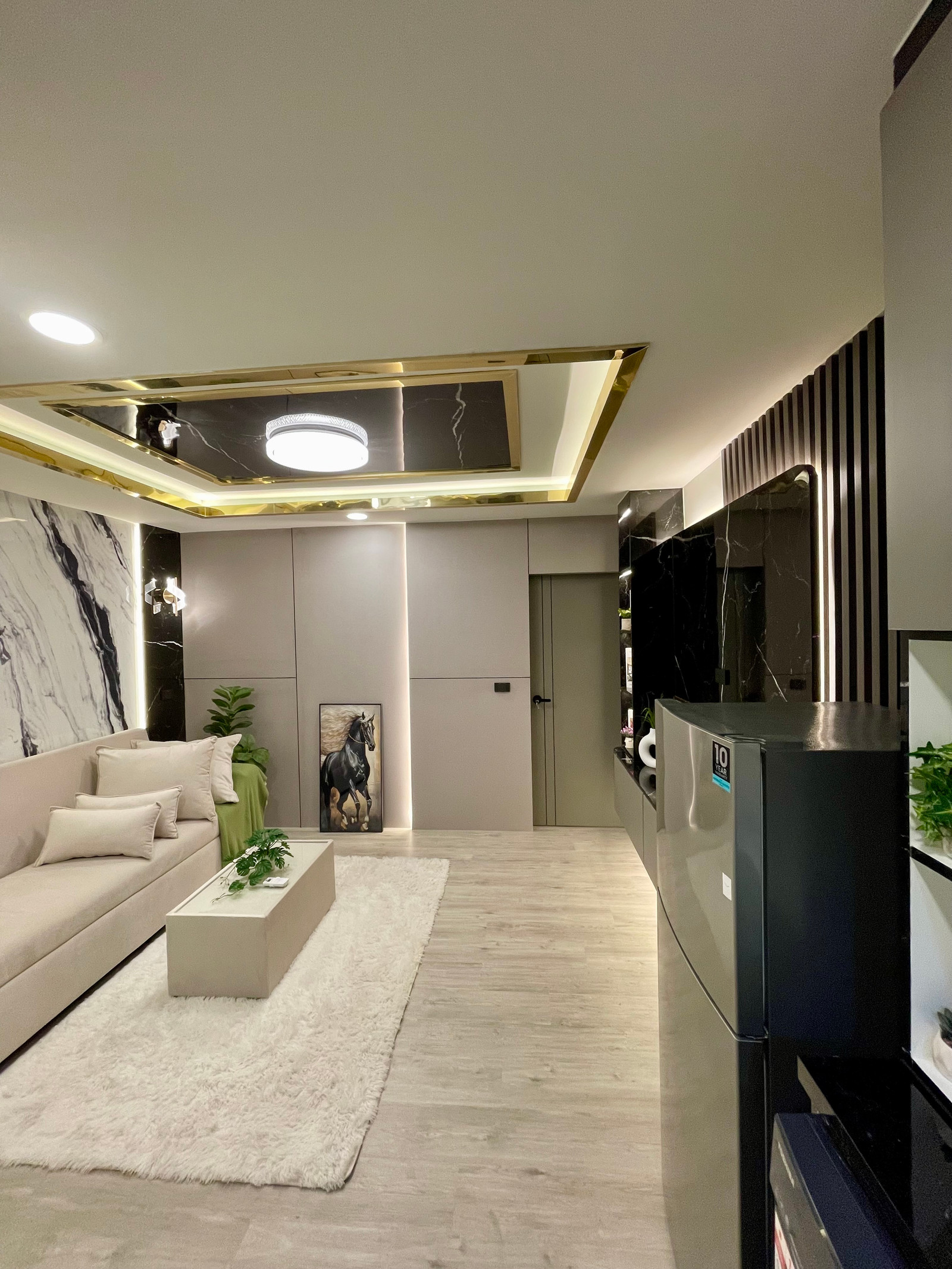 คอนโดบดินทร์สวีทโฮม  พร้อมบิ้วอิน Luxury สุดคุ้ม ฟรีโอน พร้อมเข้าอยู่