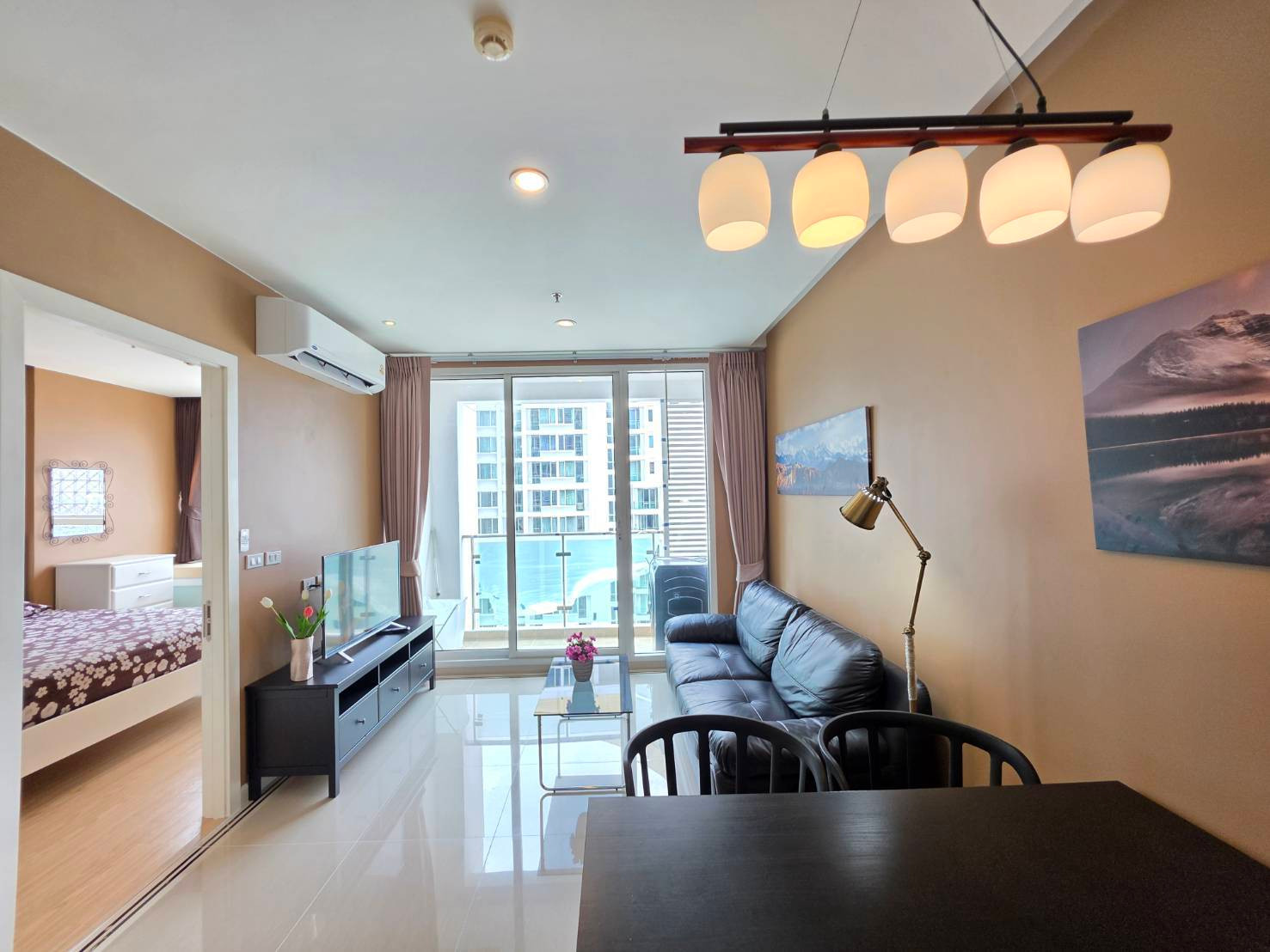 ให้เช่า 1 ห้องนอน ใจกลางเมือง ทีซี กรีน คอนโดมิเนียม  TC Green Condominium 
