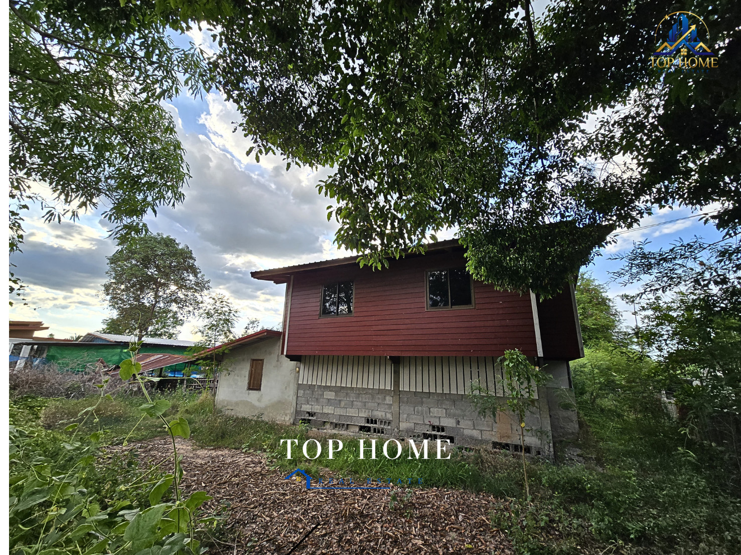 🏡 [Urgent sale!] Large plot of land 331 sq m. with half-cement, half-timber house, Nakhon Ratchasima Province.
