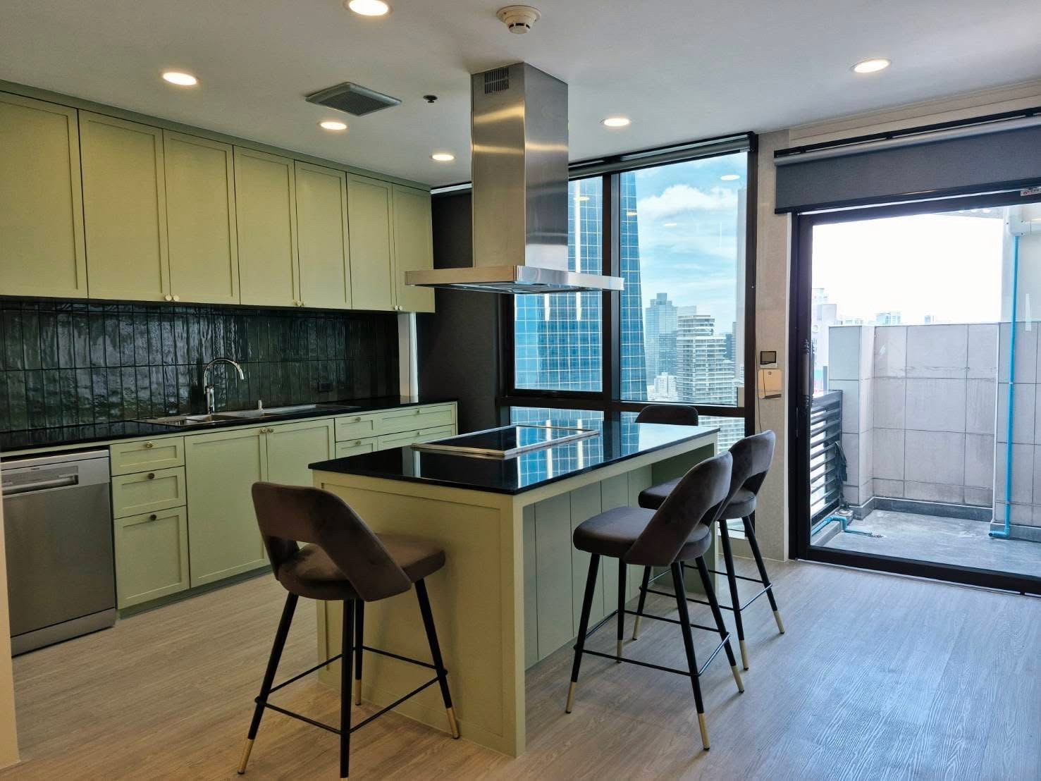 ✨ Penthouse หรูใจกลางสาทร ติด MRT ลุมพินี และตรงข้าม One Bangkok ✨ – รูปที่ 3