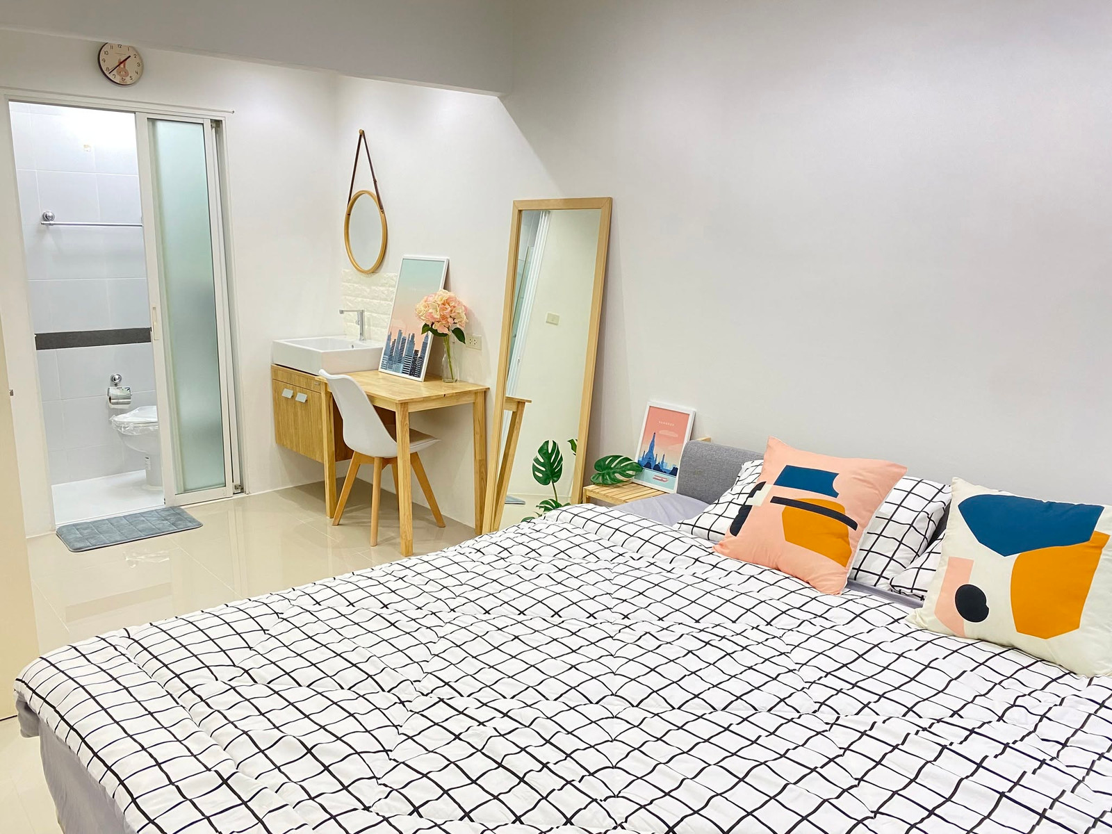 Condo for Rent: a space Hideaway Asoke-Ratchada, near MRT Rama 9 Condo for Rent: a space Hideaway Asoke-Ratchada, near MRT Rama 9