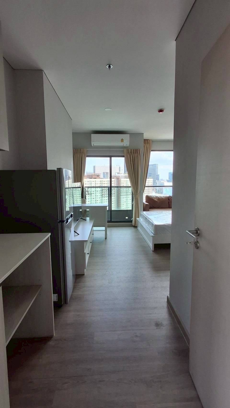 Condo for sale, Lumpimi Park Phahon 32, Lumpimi Park Phahon 32, near Kasetsart University, reserve today and receive electrical appliances, free promotions! Fully furnished! Ready to move in for free! Expenses on transfer day, 1 bedroom, size 23.66 sq m.,
