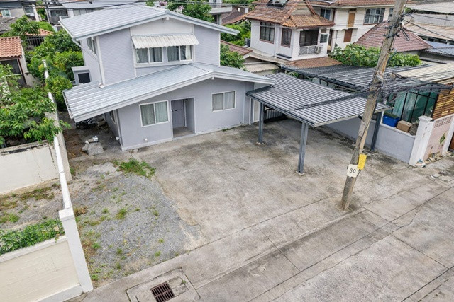 Soi Prachachuen1-8 Bridge99 450m. 2-story house 3-4bed for rent 60sq.wa.MRT BangSon 1.5km. 200sq.m.