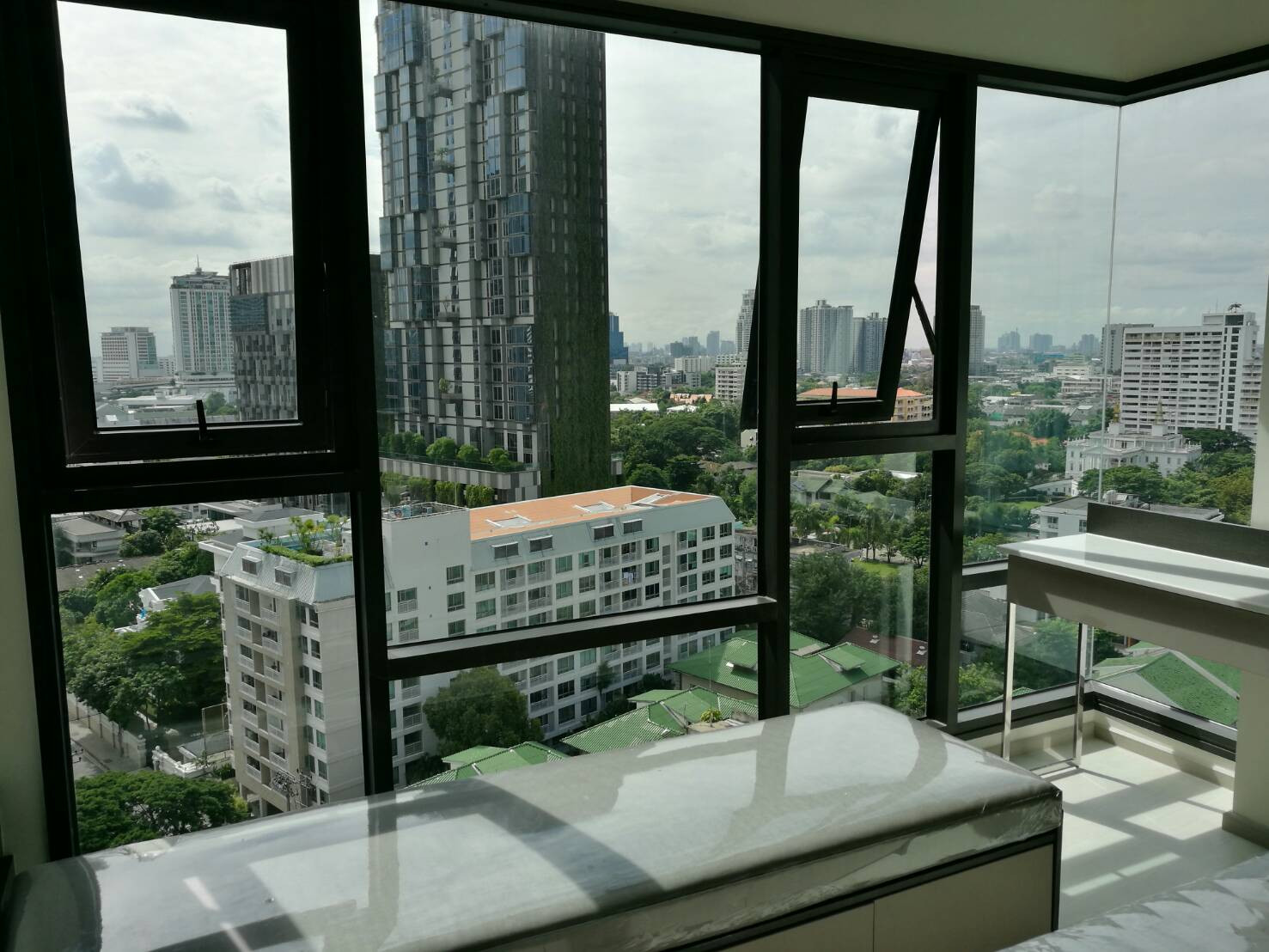 Project near BTS Thonglor, best price in the market / Rhythm Sukhumvit 36-38 2 Bed 55 sq.m. Call 0937890899 Project near BTS Thonglor, best price in the market / Rhythm Sukhumvit 36-38 2 Bed 55 sq.m. Call 0937890899