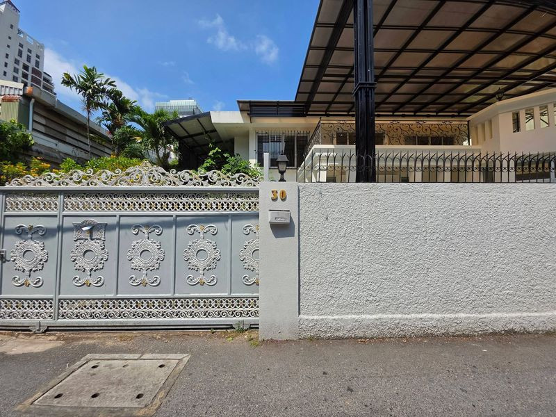 For Rent Large detached house Newly renovated Si Lom soi 13 Unit 30 For Rent Large detached house Newly renovated Si Lom soi 13 Unit 30