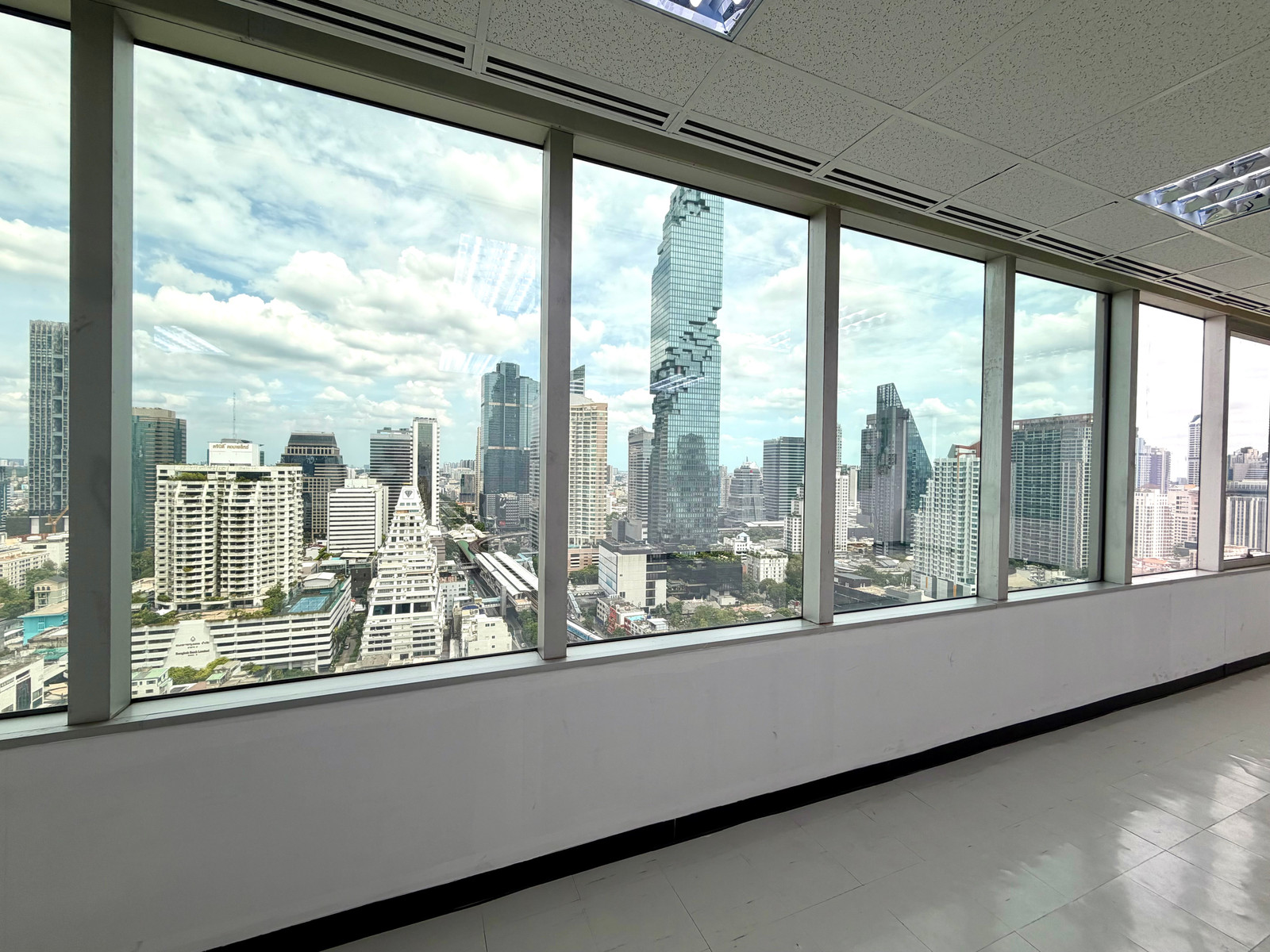 Renovated Office with Mahanakorn view, 350m to BTS Chong Nonsi, Free car park