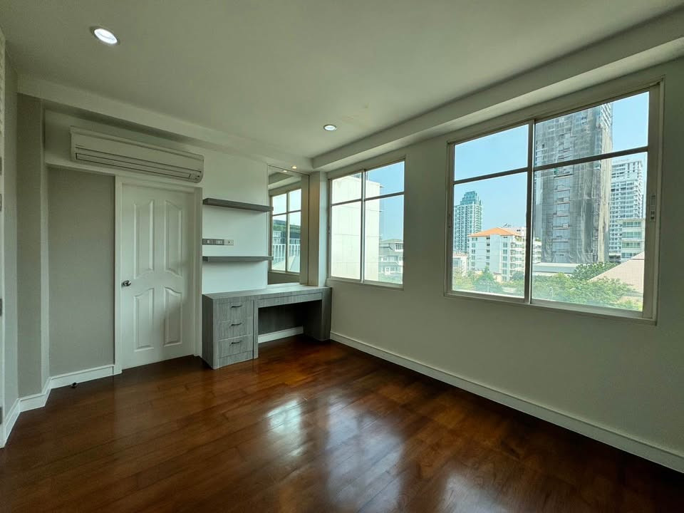 Townhome for rent, Baan Klang Krung Thonglor, opposite J-Avenue, luxuriously decorated. – รูปที่ 4