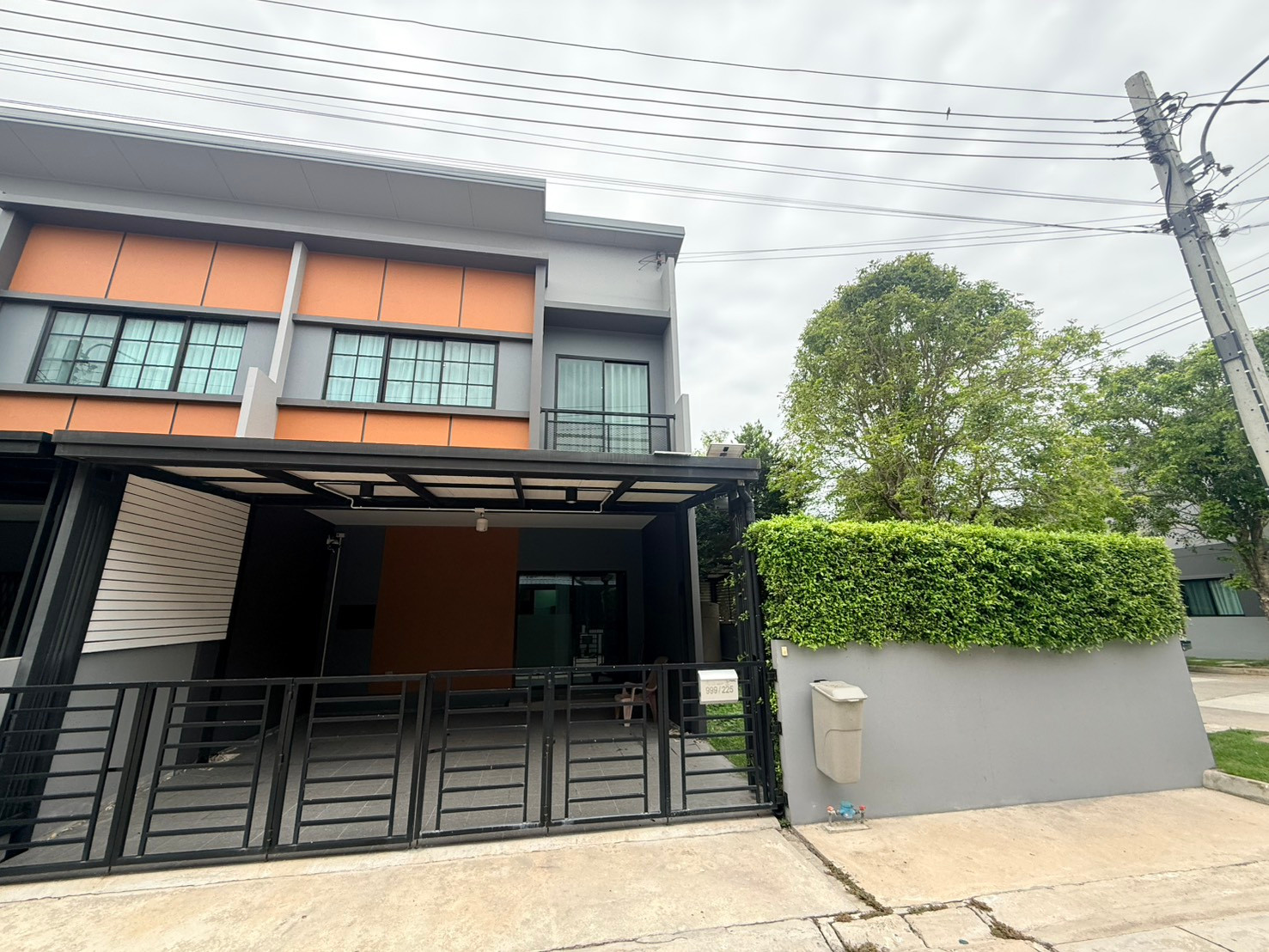 Rare Corner Unit with Extra-Large Land Area! Urgent Sale at Siri Place Charan–Pinklao Rare Corner Unit with Extra-Large Land Area! Urgent Sale at Siri Place Charan–Pinklao