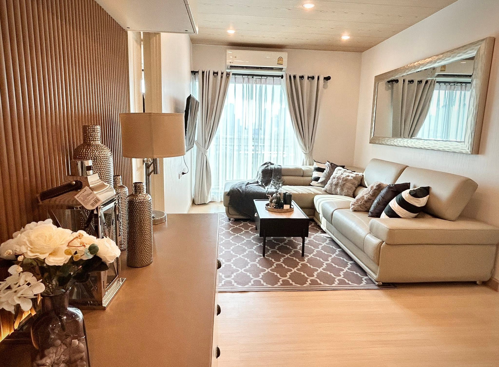 Condo for Rent – Supalai Veranda Rama 9 (Supalai Veranda Rama 9) | 3 Bed 3 Bath | 120 sqm | 2 Parking Spaces | Rama 9 | 95,000 THB/month | LINE: @500vvzzy | Ref: TR0053 Condo for Rent – Supalai Veranda Rama 9 (Supalai Veranda Rama 9) | 3 Bed 3 Bath | 120 sqm | 2 Parking Spaces | Rama 9 | 95,000 THB/month | LINE: @500vvzzy | Ref: TR0053